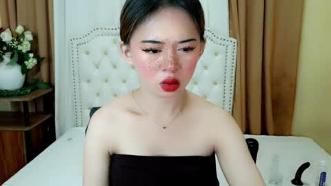 Snapshot of deliciously_sophie chatting on 06.13.26 Sophie online show from 06.13.26
