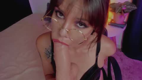 Delilah online show from 11.21.25