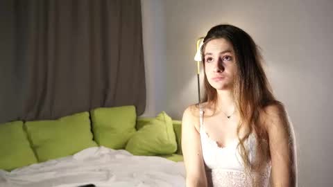 Snapshot of delilahgenova chatting on 12.17.25 Nala online show from 12.17.25