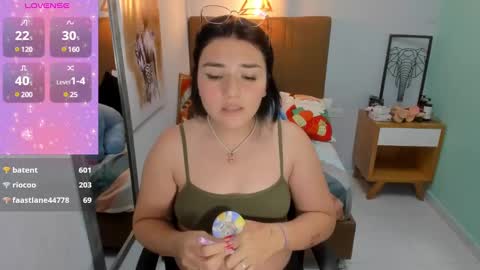 Snapshot of delilaquinn chatting on 12.27.24 delilaquinn online show from 12.27.24