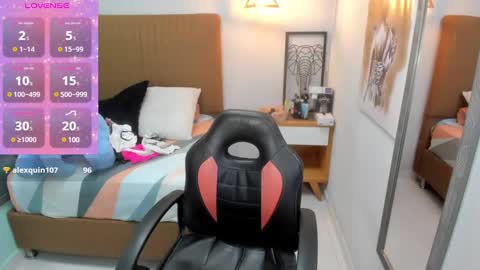 Snapshot of delilaquinn chatting on 01.07.25 delilaquinn online show from 01.07.25