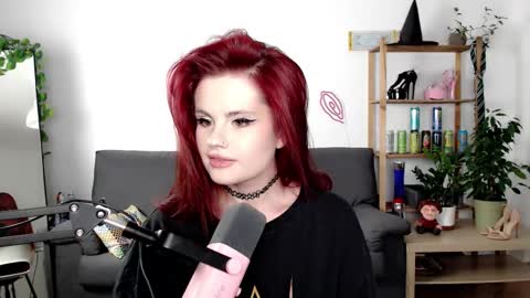 dellacrush_ online show from 09.17.25