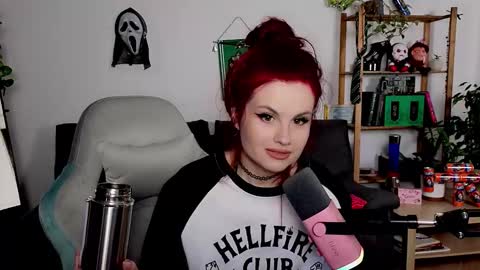 dellacrush_ online show from 11.17.25