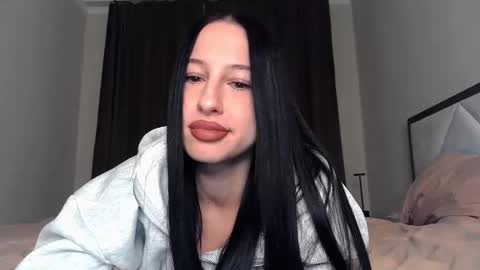 delly_love online show from 10.05.25