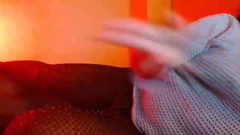 Snapshot of delphine_x chatting on 02.12.25 Delphine online show from 02.12.25