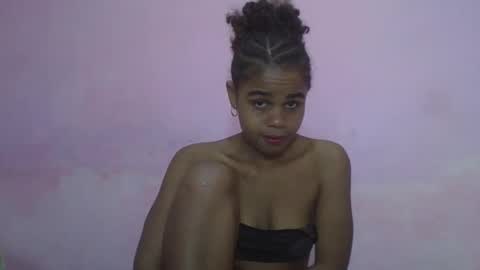 Snapshot of delphineee chatting on 04.25.26 delphine online show from 04.25.26