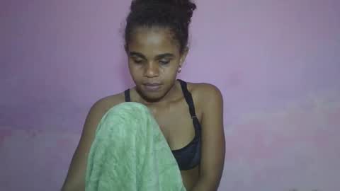 Snapshot of delphineee chatting on 04.29.26 delphine online show from 04.29.26