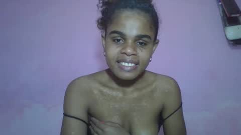 Snapshot of delphineee chatting on 05.18.26 delphine online show from 05.18.26