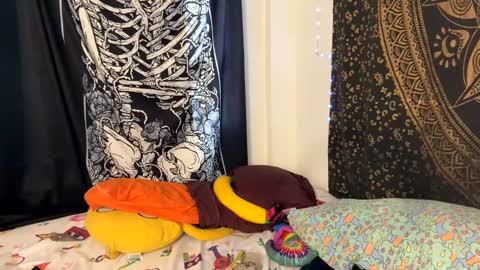 Snapshot of deluxxxeblu chatting on 12.19.24 TankinBody online show from 12.19.24