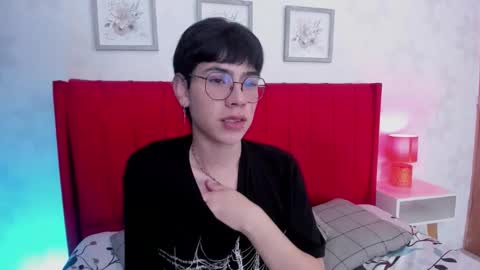 Snapshot of demian_hush chatting on 02.17.26 demian_hush online show from 02.17.26