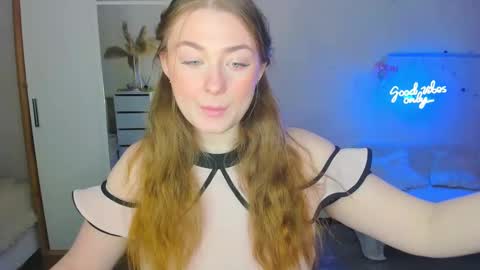 Snapshot of demure_soul chatting on 02.07.25 Sophie online show from 02.07.25