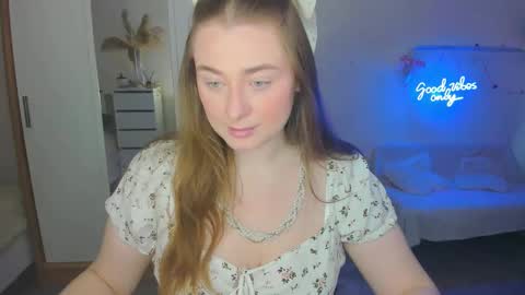 Snapshot of demure_soul chatting on 02.09.25 Sophie online show from 02.09.25