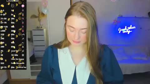Snapshot of demure_soul chatting on 02.15.25 Sophie online show from 02.15.25