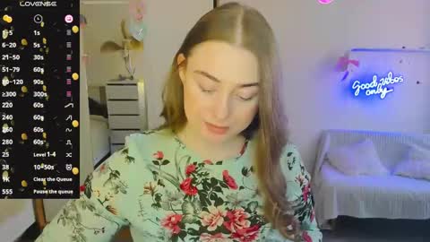 Snapshot of demure_soul chatting on 02.19.25 Sophie online show from 02.19.25