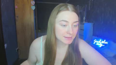 Snapshot of demure_soul chatting on 02.26.25 Sophie online show from 02.26.25