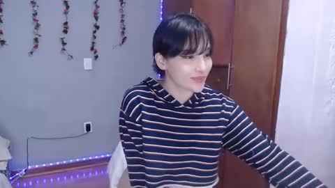 Snapshot of deni_bloom chatting on 12.30.24 Denisse    schedule Monday to Friday 1300-1900 mexican time Saturday-maybe it could be a surprise IDEPENDENT MODEL online show from 12.30.24