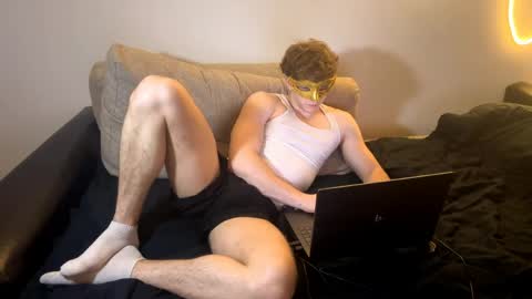 Snapshot of deniel_horny chatting on 05.18.26 Deni online show from 05.18.26