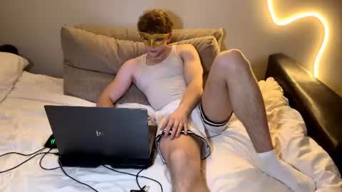 Snapshot of deniel_horny chatting on 06.12.26 Deni online show from 06.12.26