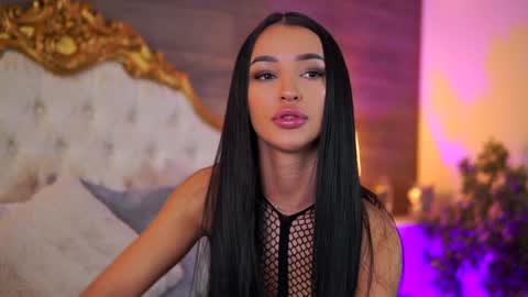 denisedevilles online show from 02.05.25