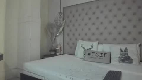 Snapshot of denisse_logan chatting on 10.05.25 denisse_logan online show from 10.05.25