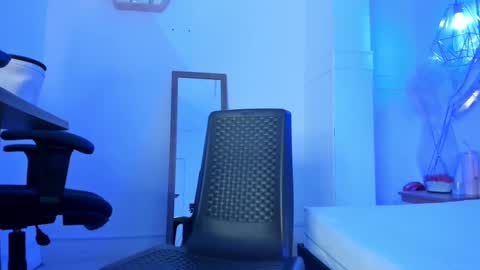 Snapshot of denisse_logan chatting on 10.21.25 denisse_logan online show from 10.21.25