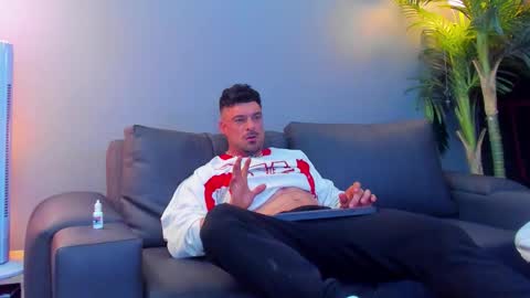 dennis_cox_ online show from 10.15.25