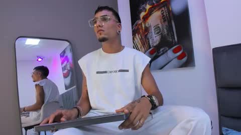 Snapshot of dennis_kinsey chatting on 02.18.26 Dennis Kinsey online show from 02.18.26