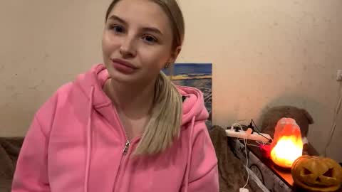 Vi  Victoria online show from 10.30.25