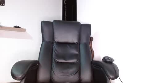 Snapshot of derek_garciaa chatting on 02.24.25 Sir. Derek - Total Control online show from 02.24.25