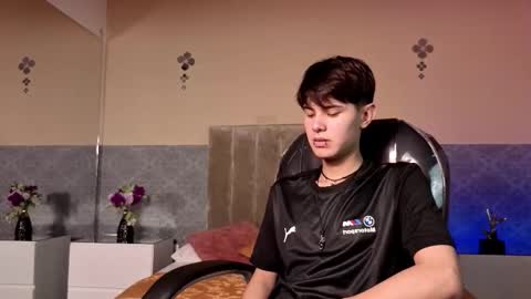 derek_sinn online show from 02.11.26