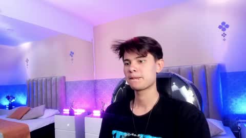 derek_sinn online show from 04.20.26