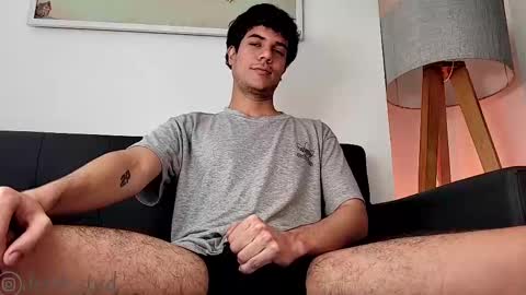 Derek independent model  online show from 02.28.25