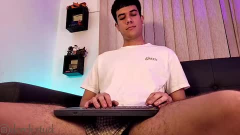 Derek independent model  online show from 09.19.25