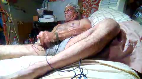 Snapshot of derick1961 chatting on 05.25.26 derick1961 online show from 05.25.26