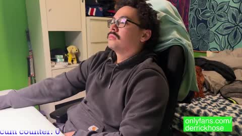 Snapshot of derrick_hose chatting on 02.25.25 Derrick Hose online show from 02.25.25