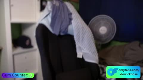 Snapshot of derrick_hose chatting on 10.07.25 Derrick Hose online show from 10.07.25