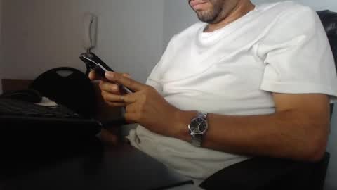 Snapshot of derrik_ chatting on 12.07.24     online show from 12.07.24