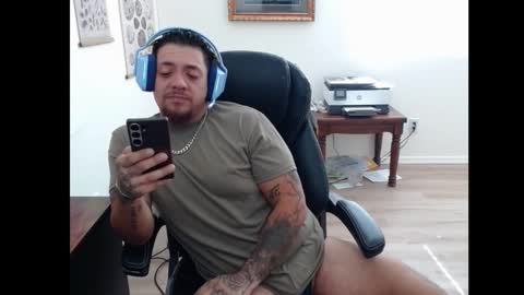 Snapshot of desertadventurer25 chatting on 10.26.25 desertadventurer25 online show from 10.26.25