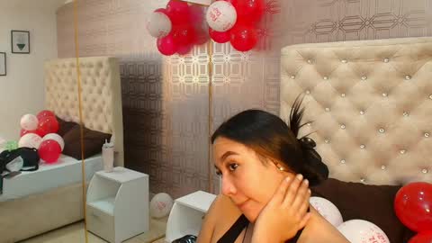 Sara Desire online show from 02.11.25