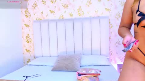 Sara Desire online show from 01.14.26