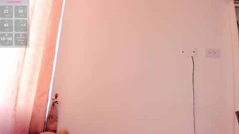 Snapshot of desired_breasts chatting on 04.25.26 Sophie online show from 04.25.26