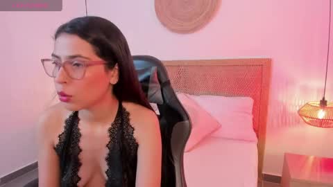 Snapshot of desireee_ chatting on 04.27.26 desire online show from 04.27.26