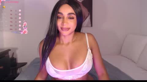 Snapshot of destinnemil chatting on 02.05.26 Destinne Mill online show from 02.05.26