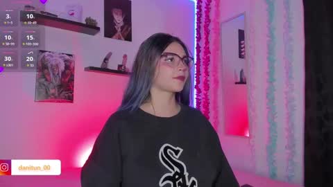 Snapshot of destiny14_ chatting on 09.24.25 Dani online show from 09.24.25