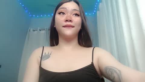 Snapshot of destinyroxie chatting on 12.31.24 ROXIE  online show from 12.31.24