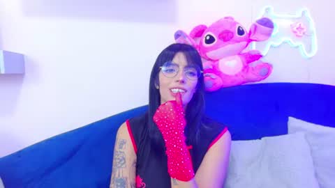 Snapshot of deuxgold chatting on 07.15.26 DEUX online show from 07.15.26