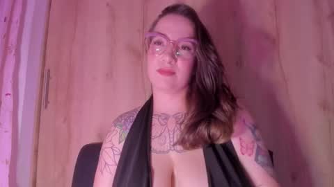 Snapshot of deva_blue chatting on 09.11.25 Deva Blue online show from 09.11.25