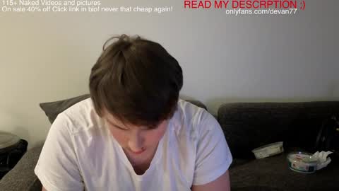 Snapshot of devantheplug chatting on 12.12.24 Devan online show from 12.12.24