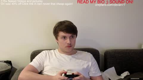 Snapshot of devantheplug chatting on 12.14.24 Devan online show from 12.14.24