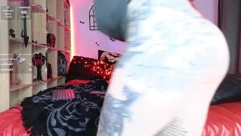 Snapshot of devil_s_bride chatting on 11.18.25 devil_s_bride online show from 11.18.25